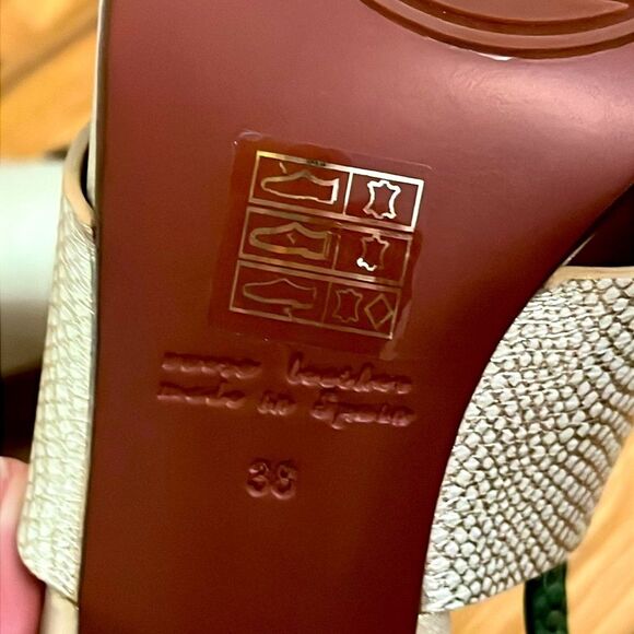 New Chie Mihara silver and green snake crocodile textured heeled sandals size 38 - Picture 9 of 9